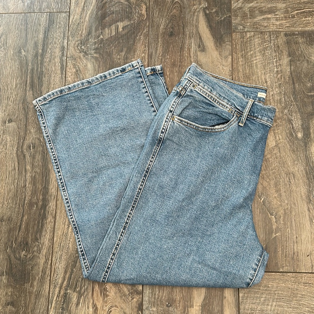 Levi’s mile high crop 31